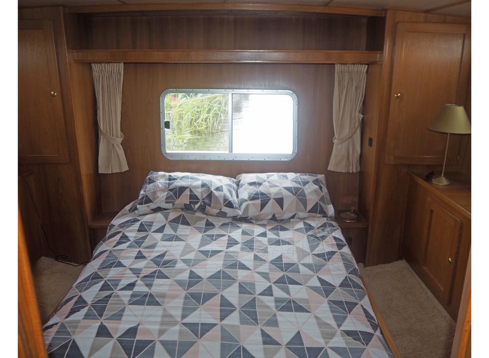 Aft cabin, Accommodation